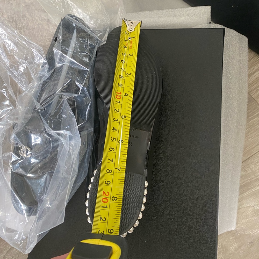 Chanel Patent Pearl Loafers Size 35.5 - Picture 11 of 11